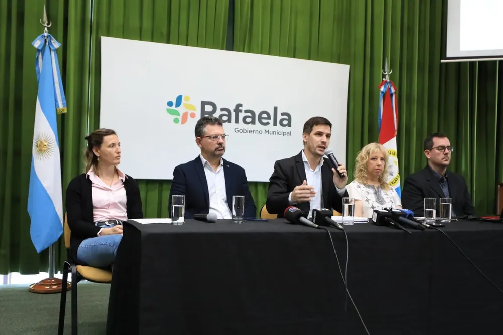 e8bf6394-16ed-4987-ba72-557952369c33